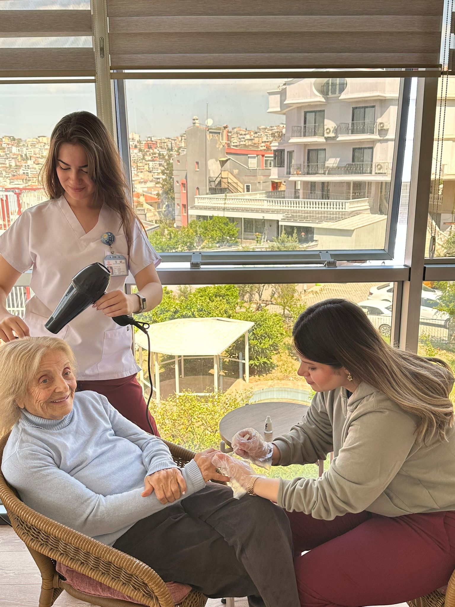 Kişisel Bakım ve Hijyen Desteği — Nil Huzurevi